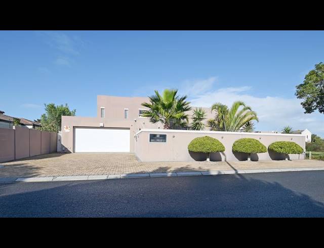 5 BEDROOM HOUSE FOR SALE IN PARKLANDS